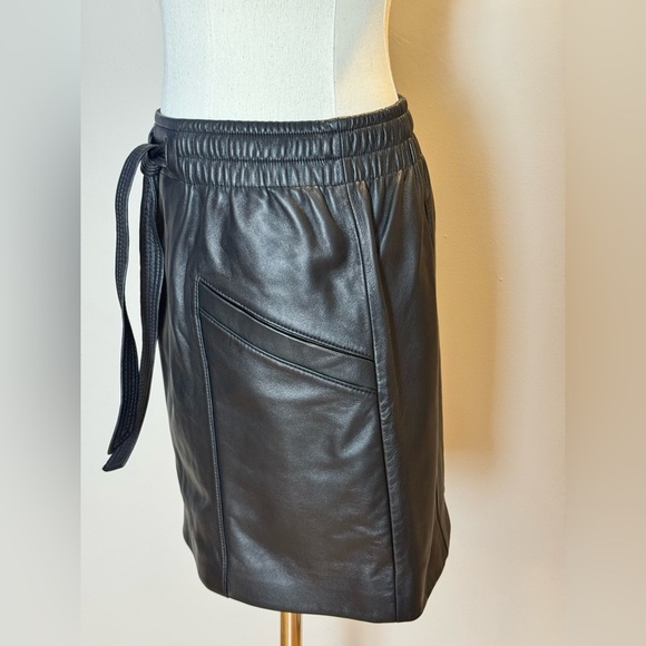 NWT Coach Luxe Lamb Skin Leather Skirt with Elastic Waist Size 2 - Picture 4 of 8